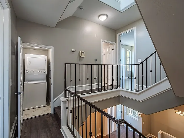 5237 Willowcrest Ave — Photo 13