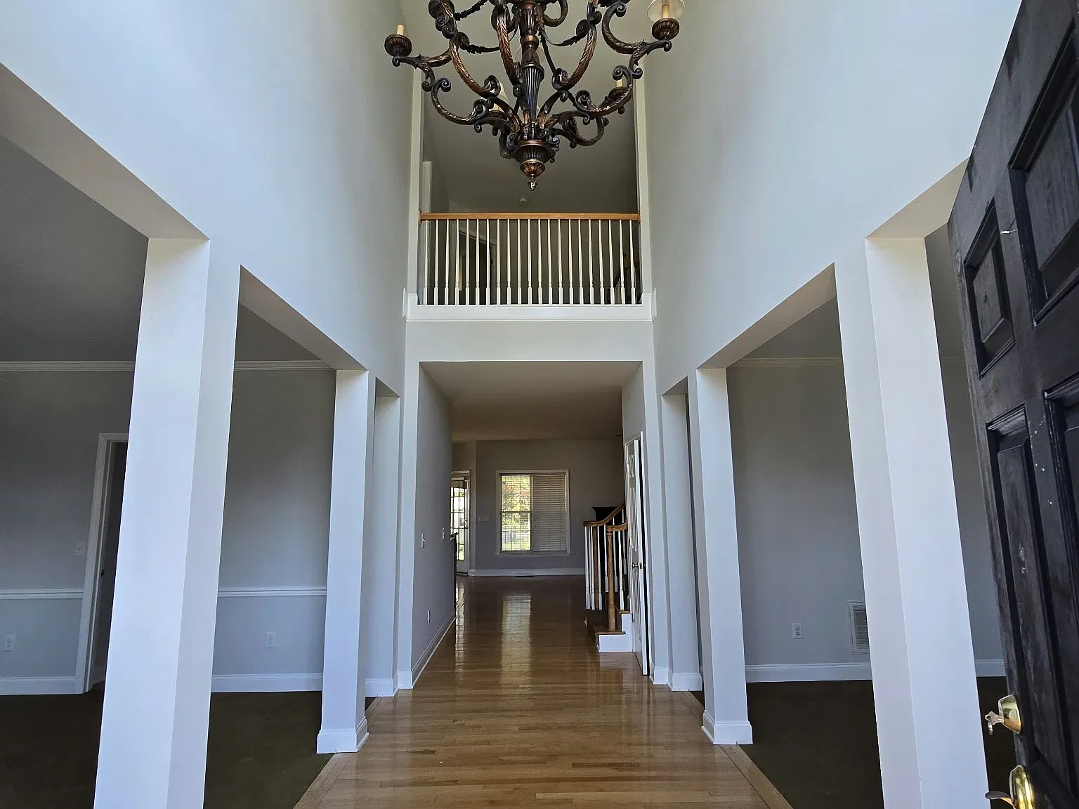 5 bed, 3.5 bath, 3900 sqft, $2,790 — Photo 3