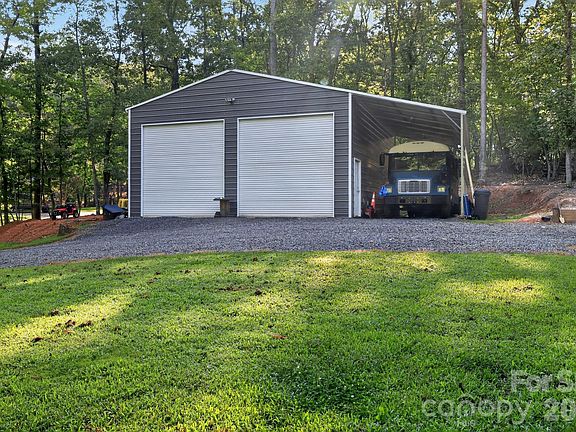 3rd image of 140 Fernwood