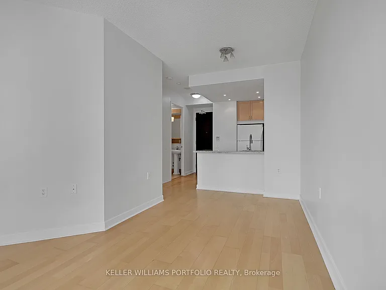 85 Bloor St E #1204 — Photo 9