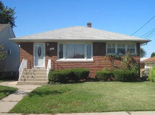 588 Mackinaw Ave, Calumet City, IL