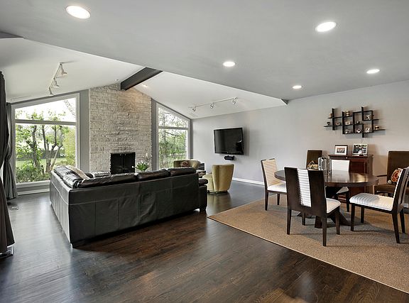 2nd image of 2252 Tennyson Ln