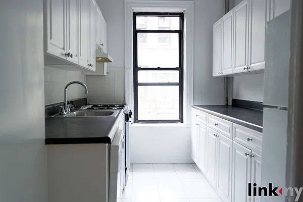 Rented by Link NY Realty | media 24