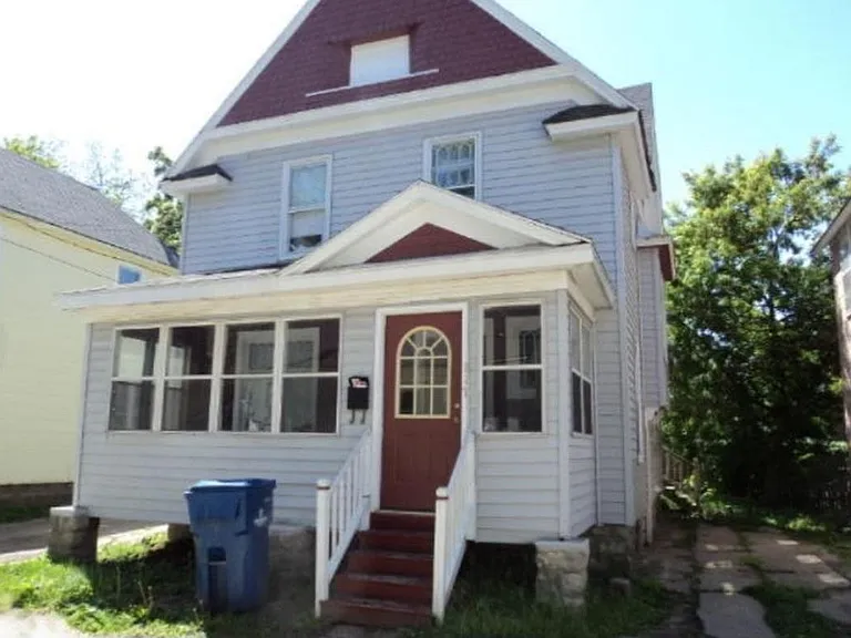 817 Normal Ct — Photo 1