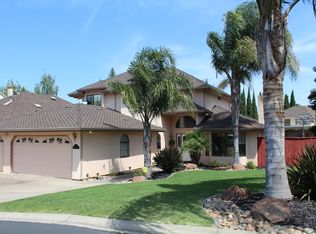 201 River Oaks Dr, Lodi, CA 95240