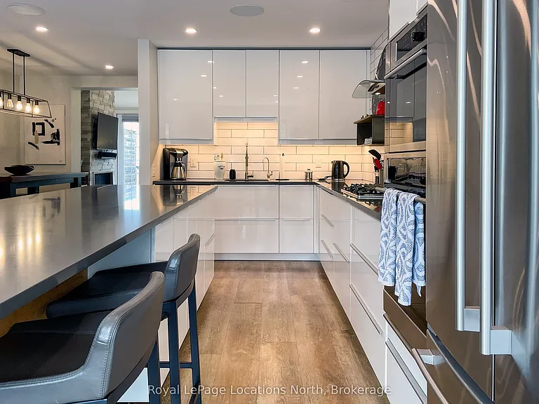 139 Lakeshore Rd E #6 — Photo 7