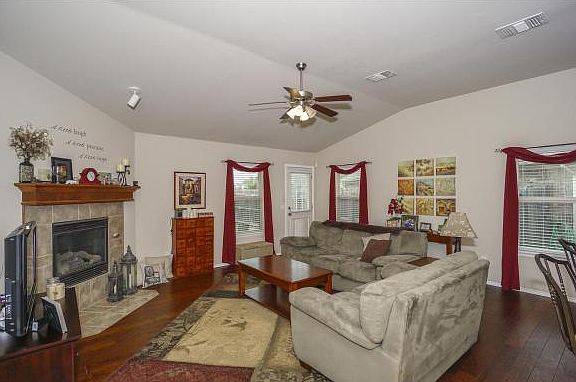 4th image of 2429 Wheatland Pl