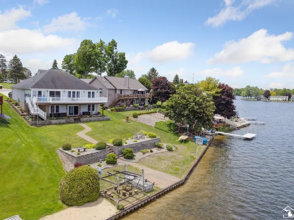 14356 Limerick Ln, Cement City, MI 49233
