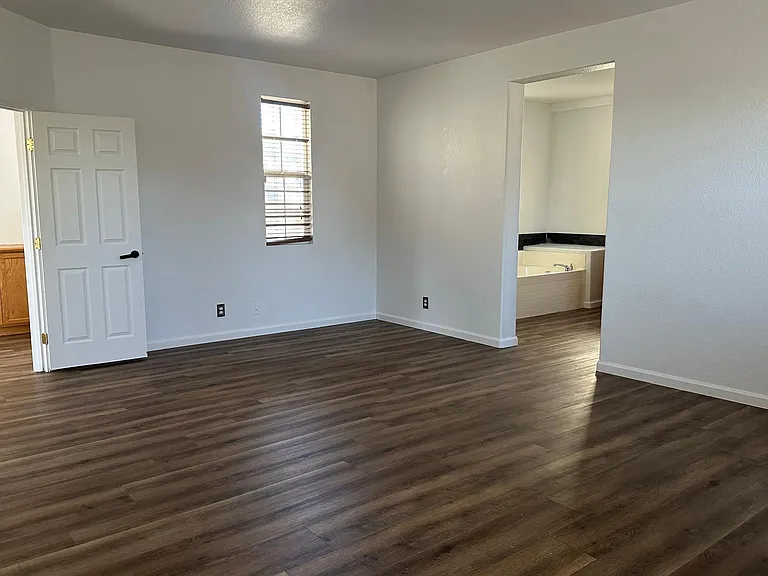 2230 Gibralter Ln — Photo 16