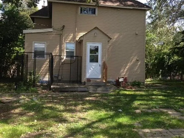 Cromwell Ave — Photo 6