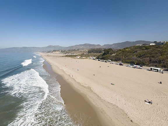 2nd image of 6476 Cavalleri Rd