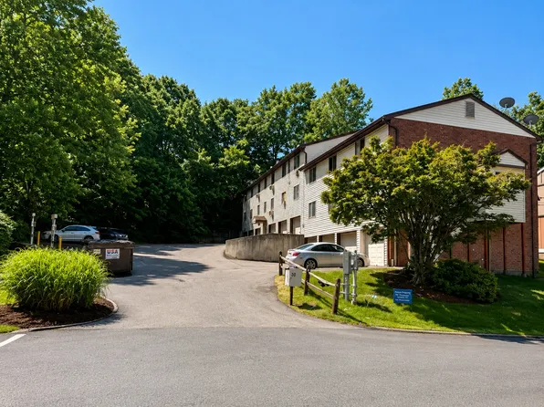 30 Hart Cir #6, Waterbury, CT 06705