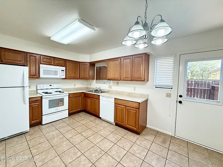 339 Rim Rock Cir #2 — Photo 5