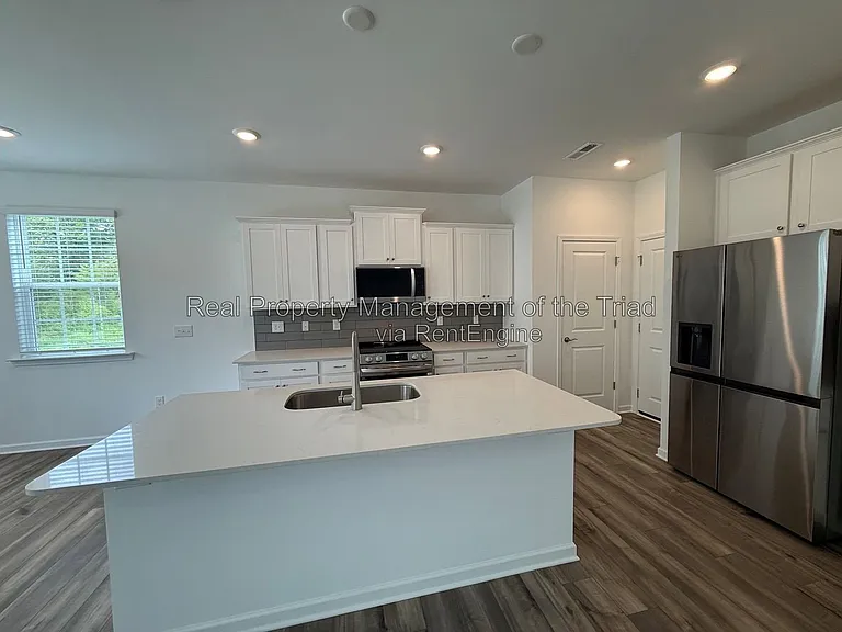 5236 Amaryllis Way — Photo 4