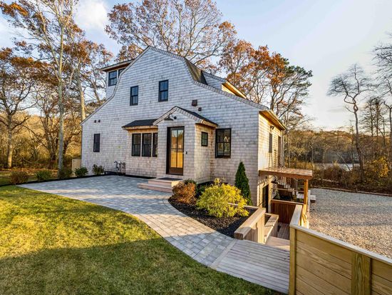 417 Scudder Avenue, Hyannis, MA 02601