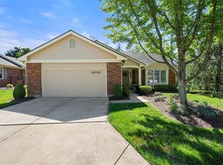 14016 Baywood Villages Dr, Chesterfield, MO 63017