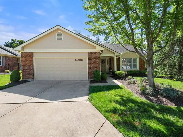 14016 Baywood Villages Dr, Chesterfield, MO 63017