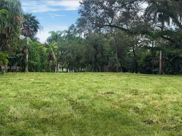 3231 Calusa St, Miami, FL 33133