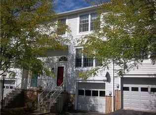 11 Cherryhurst Ln, Bridgeville, PA 15017