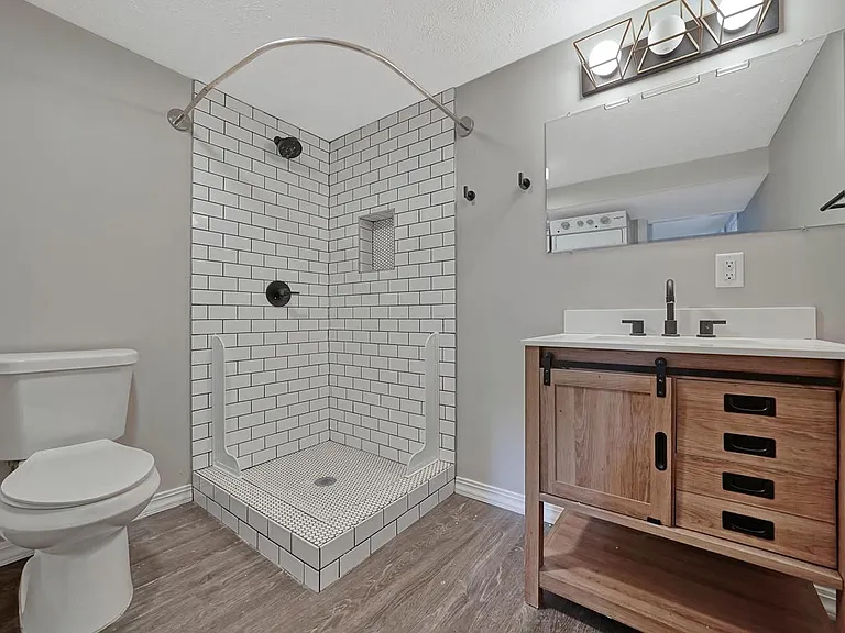 3260 Hitchcock St — Photo 21