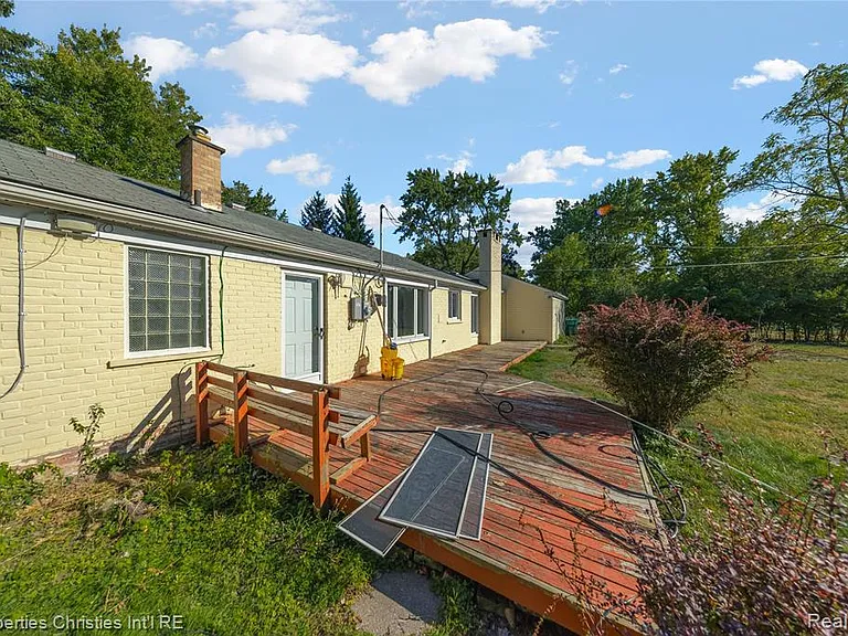 6550 Inkster Rd — Photo 37