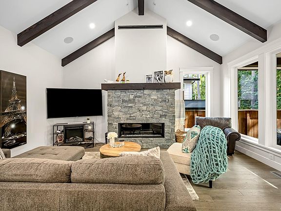 3rd image of 2880 Arden Rd #4
