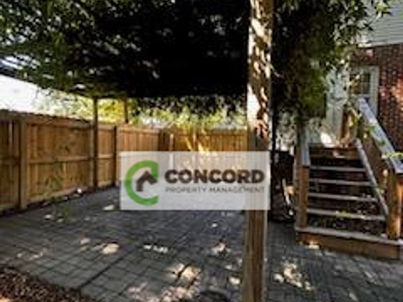 4th image of 2017 Fernwood Dr