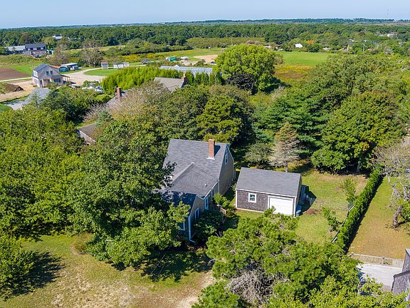 2nd image of 95 Hummock Pond Rd