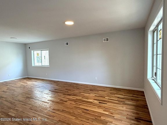 2nd image of 483 Woodrow Rd