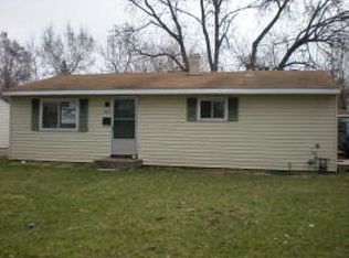 223 Harrison St, Carpentersville, IL