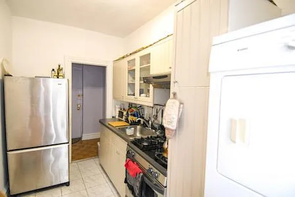 Sold by R New York | media 13