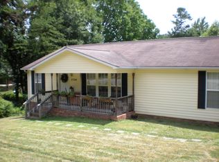 3670 Vest Mill Rd, Winston Salem, NC 27103