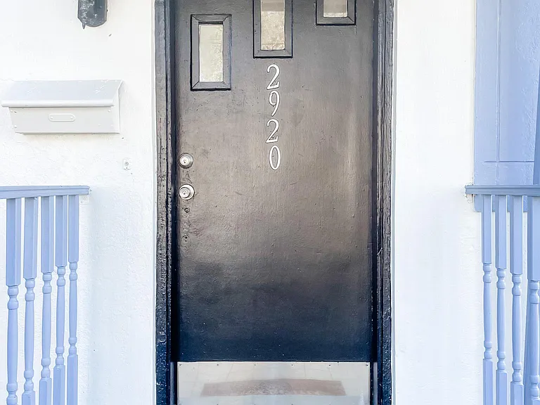 2918 W San Carlos St — Photo 11