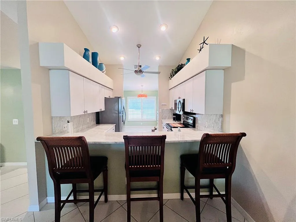 2 bed, 2.0 bath, 1450 sqft, $5,500 — Photo 4