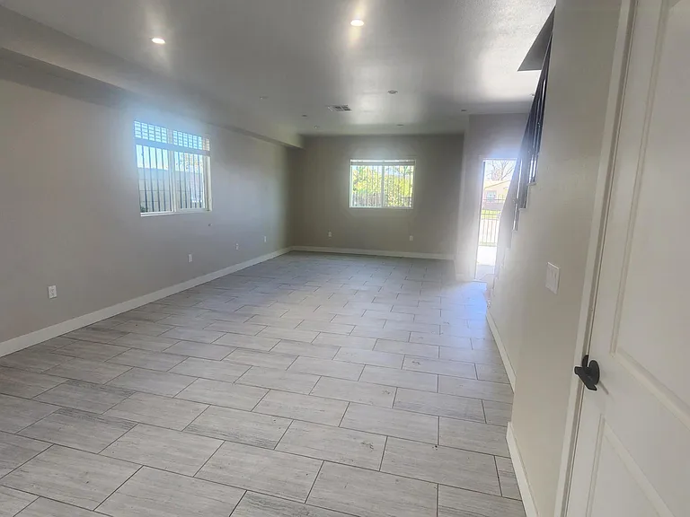 928 E Imperial Hwy — Photo 5