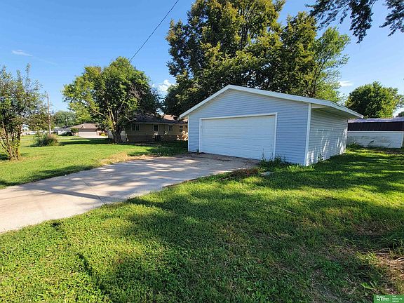 2nd image of 406 Gordon St