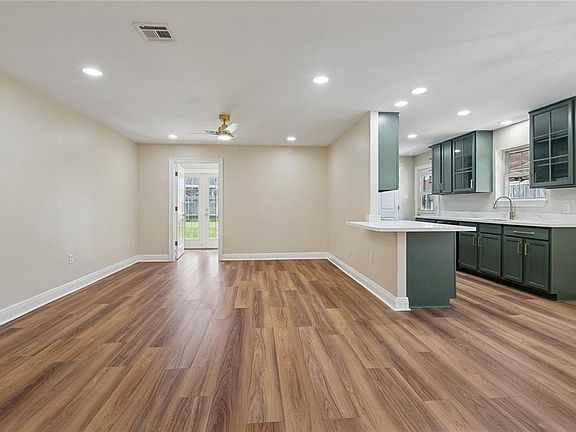 5th image of 2412 Judy Dr