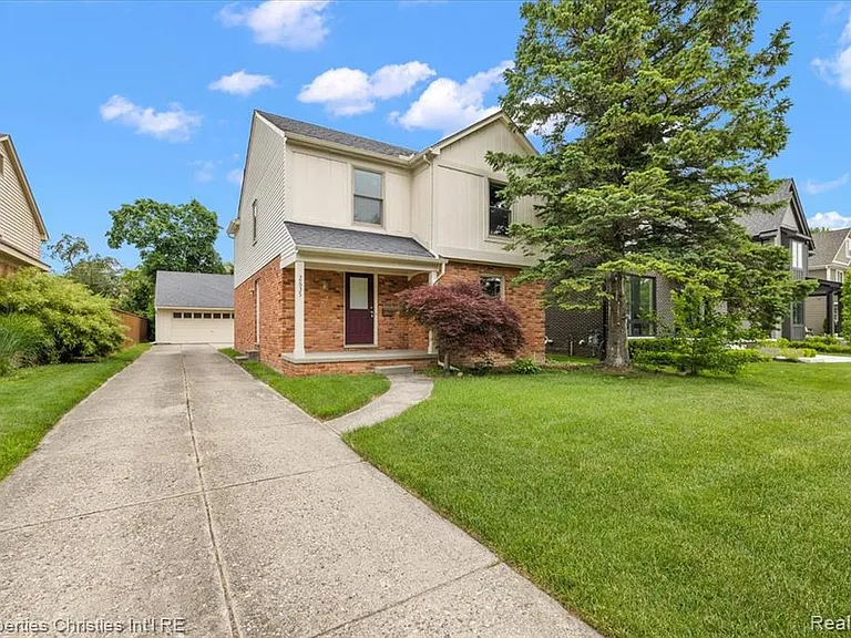 2635 Dorchester Rd — Photo 3