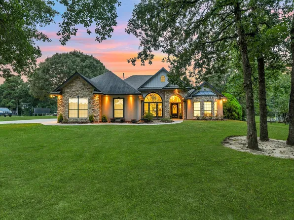 11373 Majestic Dr, Montgomery, TX 77316