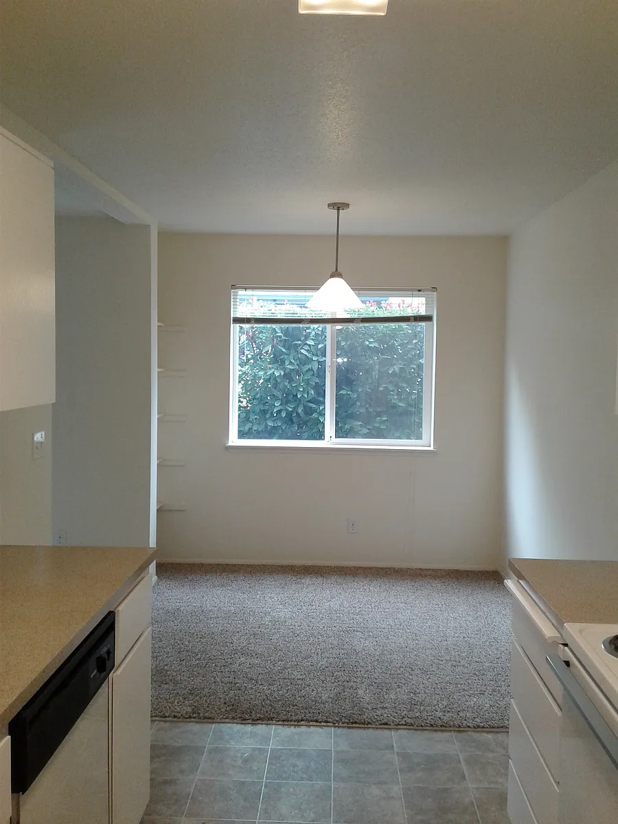 Building Photo - 5890 SW Hall Blvd #2