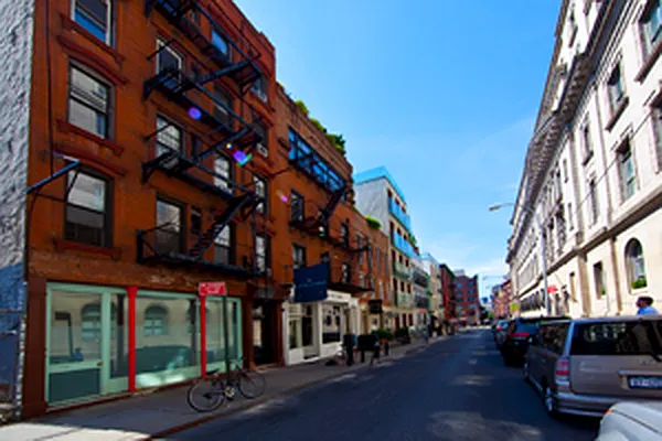 Rented by R New York | media 81