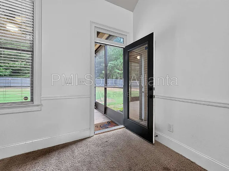 305 Legends Dr — Photo 43
