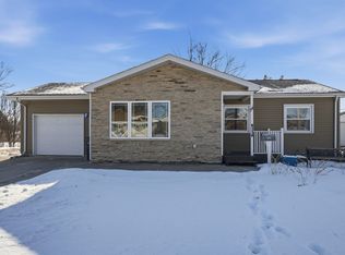 1610 Kane St, Dubuque, IA 52001