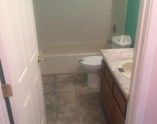 5th image of 130 Vassar Cir