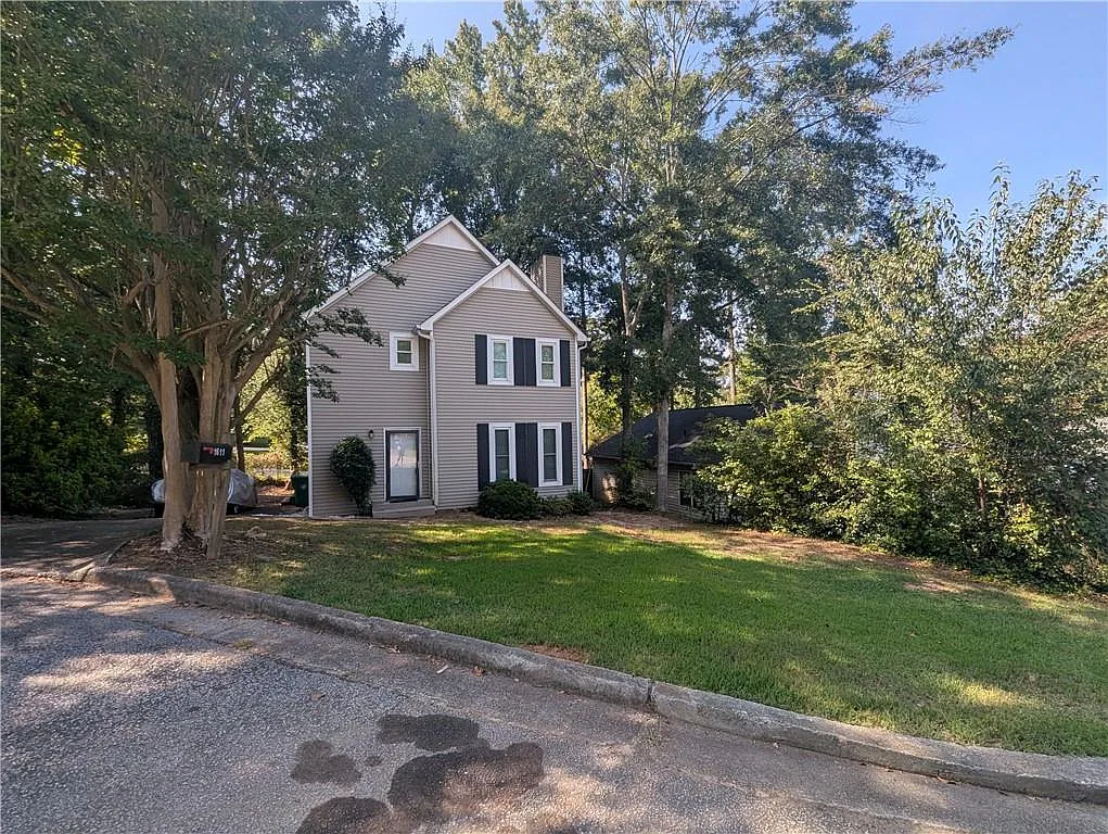 3 bed, 2.5 bath, 1568 sqft, $2,350 — Photo 2