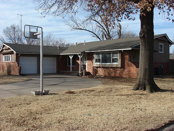 Oversized 2 car garage!