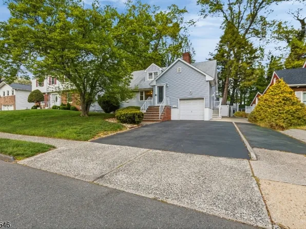 555 Riverside Dr, Elizabeth City, NJ 07208