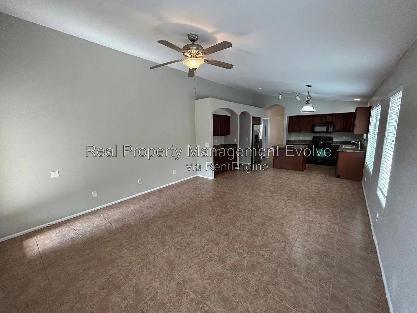 4 bed, 2.0 bath, 1782 sqft, $1,999 — Photo 3
