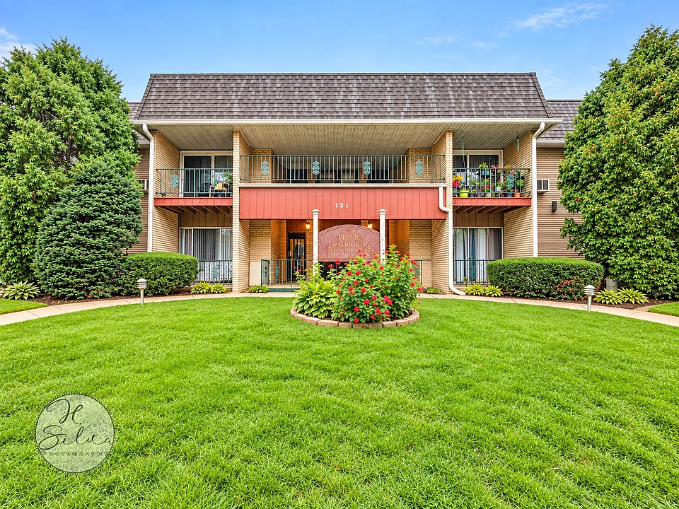 131 W Ellis Ave #21
