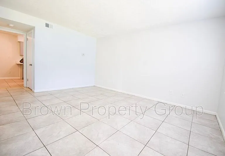 2123 Grand Prix Dr #H — Photo 2